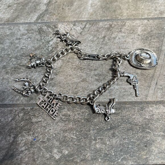 Vintage silver tone Lake Tahoe charm bracelet - Picture 2 of 11